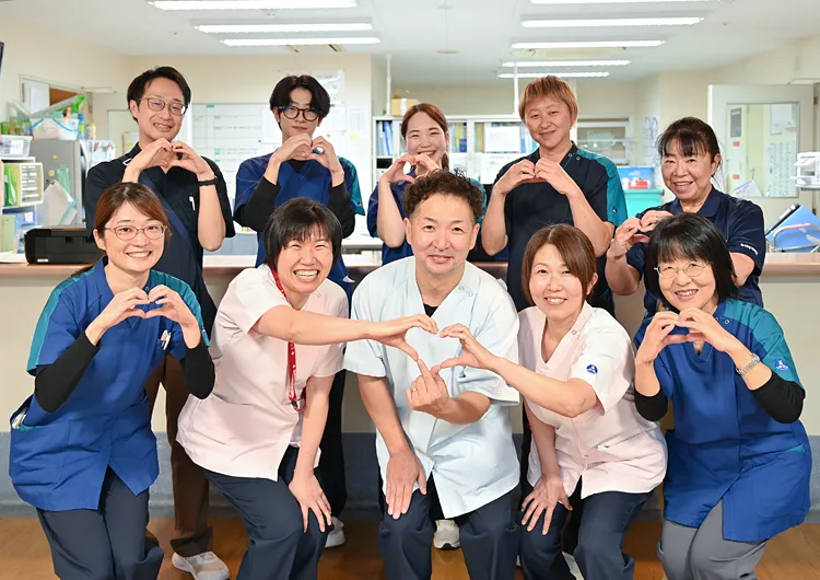 地域との繋がりを大切にしている超強化型老健。新卒者にも中途入職者にも手厚い教育支援を用意。