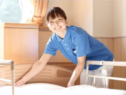 京成線「志津駅」徒歩10分の老健です。完全週休2日制で年間休日115日です。