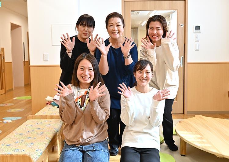 「北千住駅」徒歩8分の立地が魅力の認可保育園。20代~60代の幅広い世代の保育士が活躍中です。