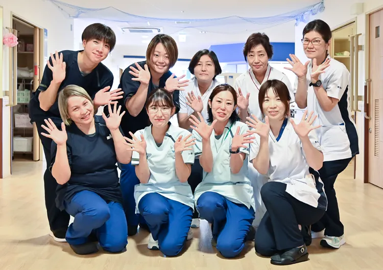 関連病院と連携し、高齢化が進む地域を支える老健。残業ほぼゼロで、結婚・出産後も安心して働けます。