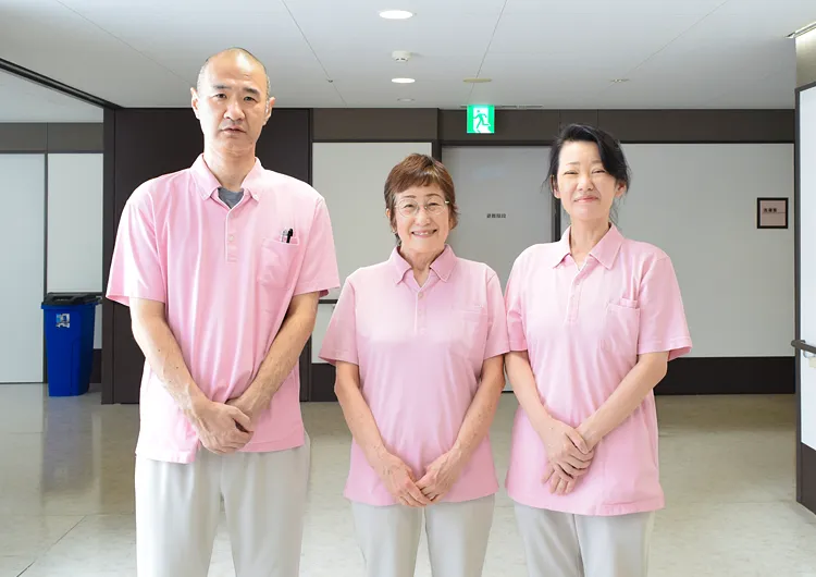 日勤のみ。介護職をサポートする仕事です。年齢・経験不問で、常勤もパートも募集中です。