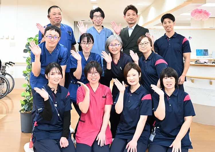 日勤は9時～17時の実働7時間。残業ほぼゼロ。無資格・未経験から介護のプロを目指せます。