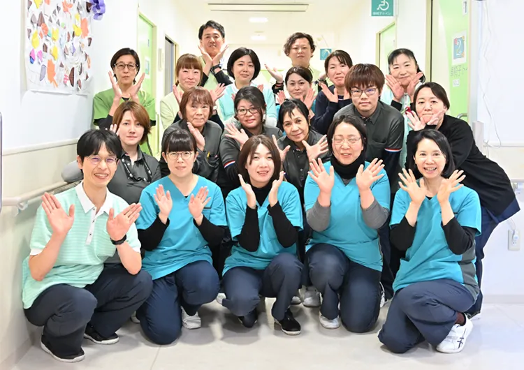 幅広い在宅支援ニーズに対応する複合施設。福利厚生・子育て支援制度が充実しています。